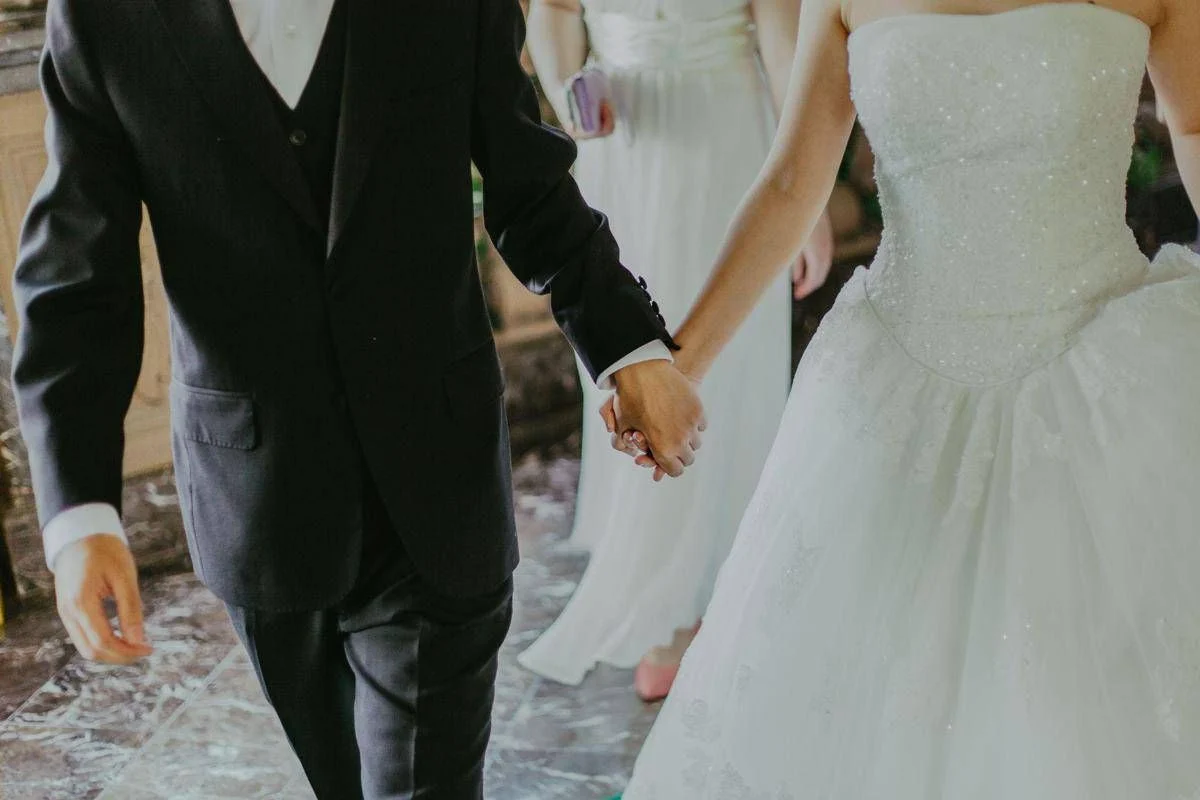 Matrimonio da incubo, dall’Australia alla Val d’Orcia: gli sposi finiscono in Tribunale
