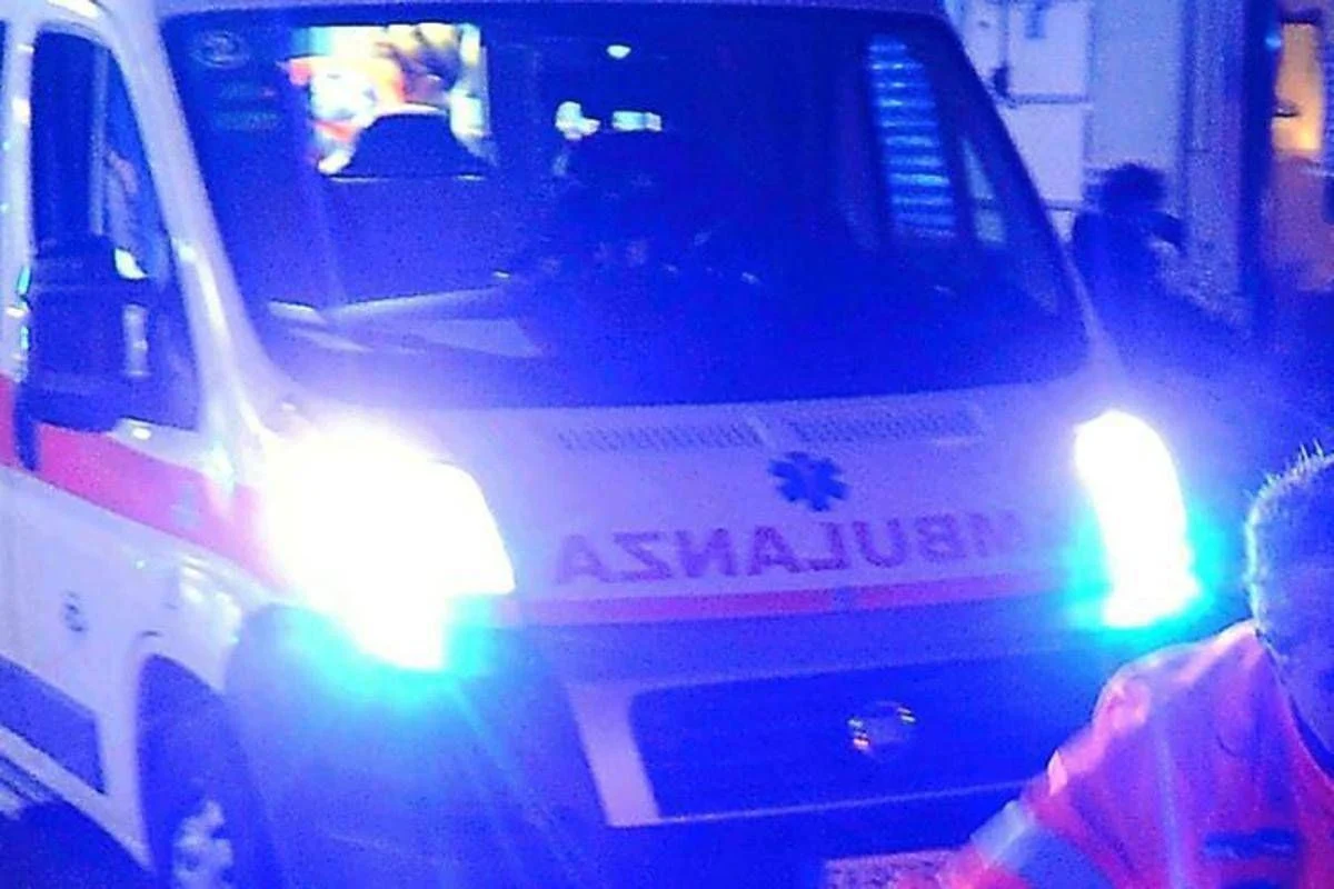 Auto contro guardrail nel foggiano, morto un 17enne e feriti altri 4 giovani
