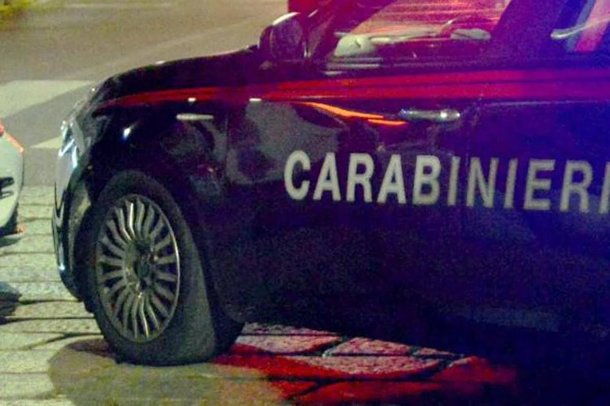 Ostia, esplosione davanti a negozio Lazio Store: danneggiata serranda