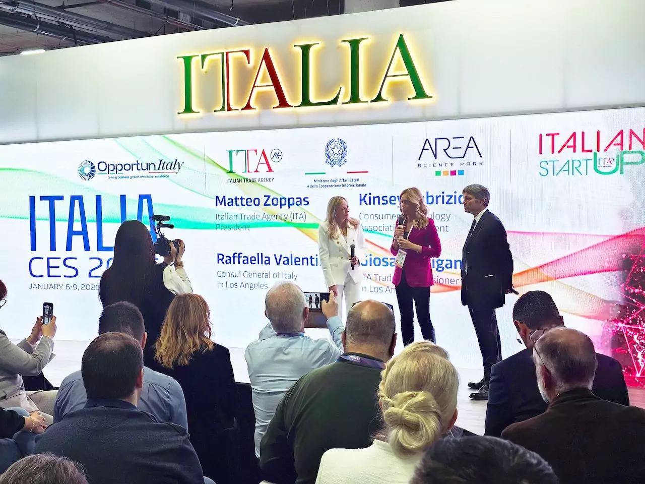 CES 2026: robot umanoidi, AI agent e deeptech, bene l’Italia