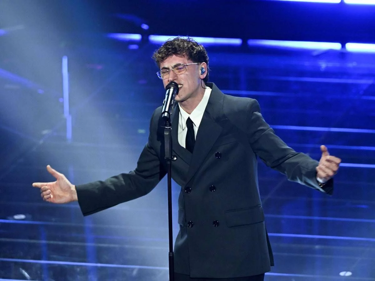 Sanremo 2026, Tredici Pietro chi è: in gara con il brano ‘Uomo che cade’