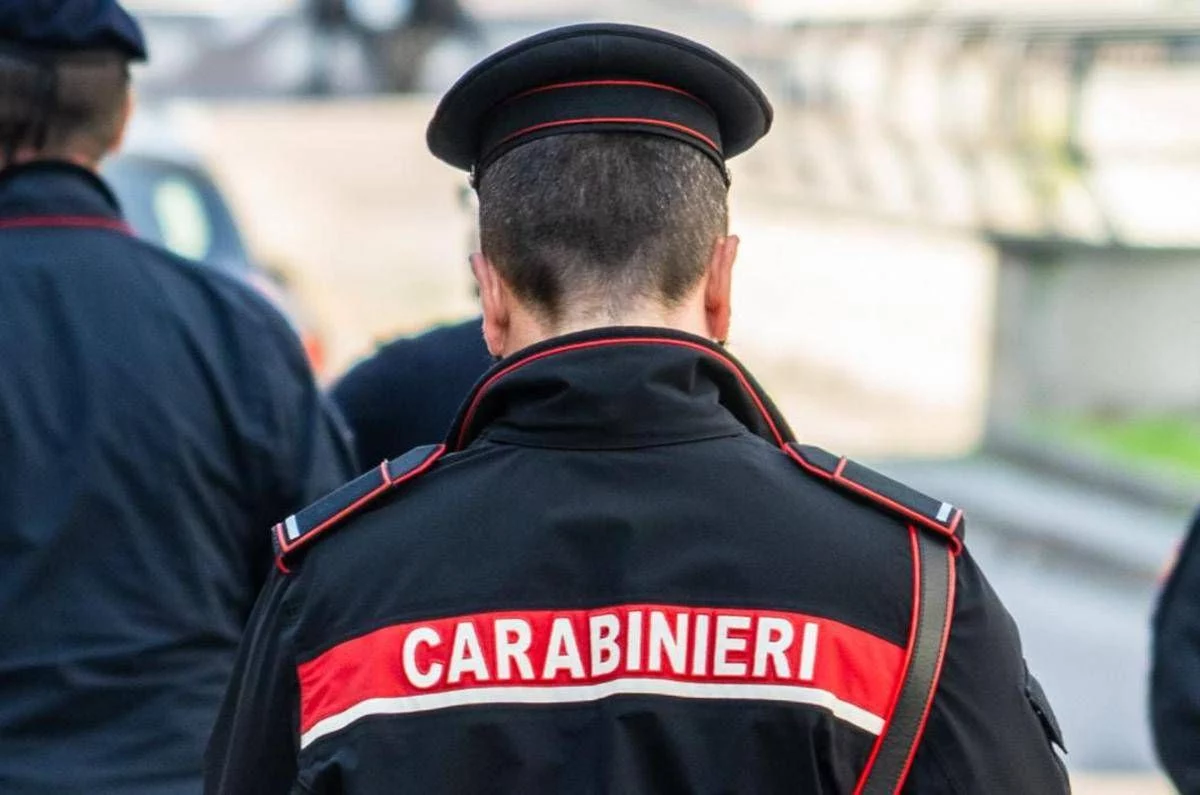 Terrorismo, manuali per costruire armi: arrestato 17enne pescarese. Perquisizioni in 4 regioni