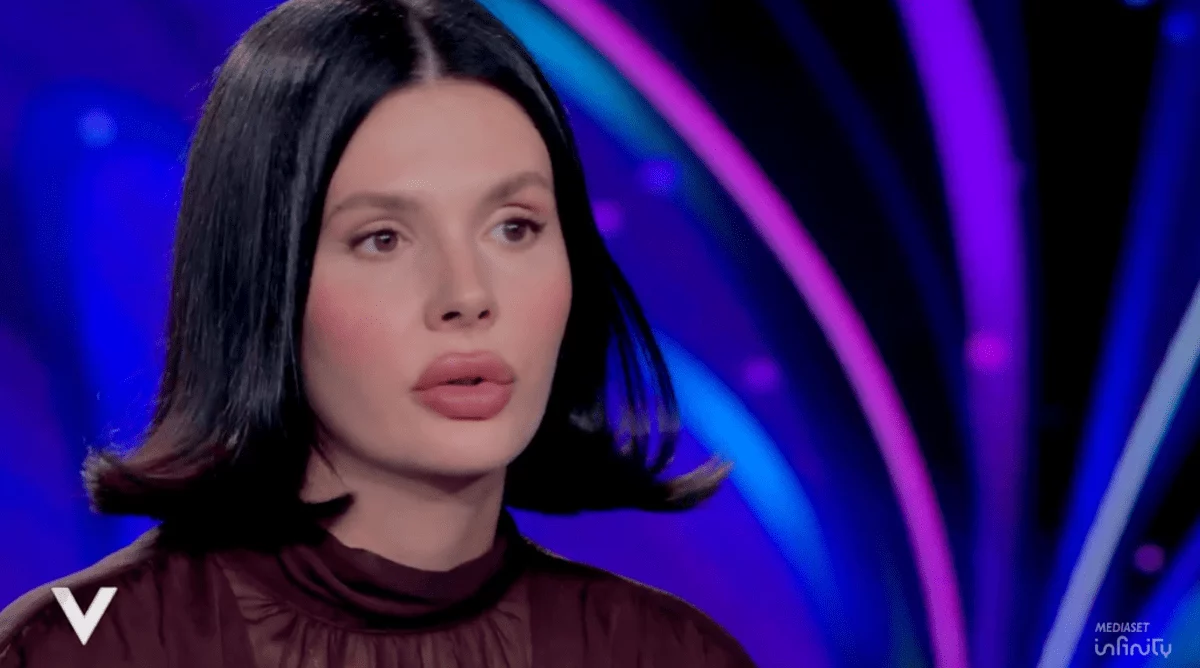 Vittorio Sgarbi, la figlia Evelina: “Le foto parlano da sole, papà non sta bene”