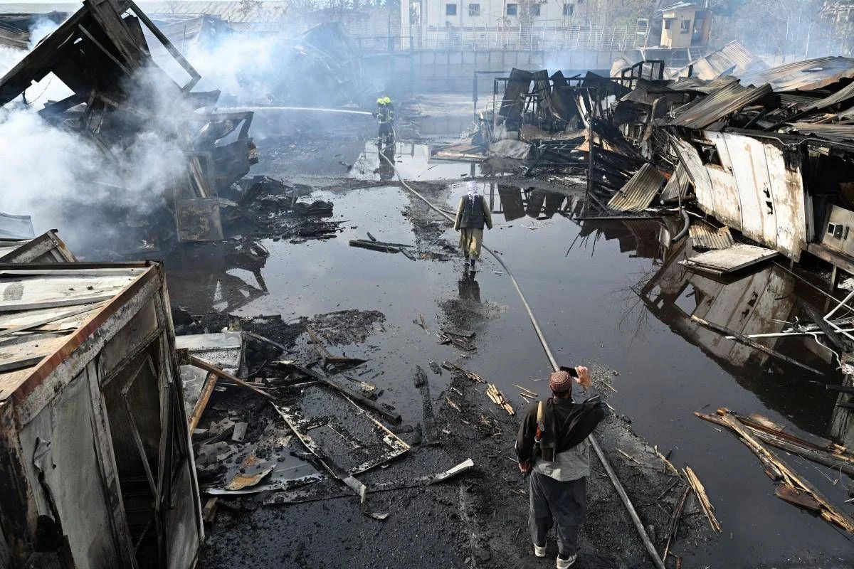 Afghanistan, massacro a Kabul: “400 morti in raid pachistani su ospedale”