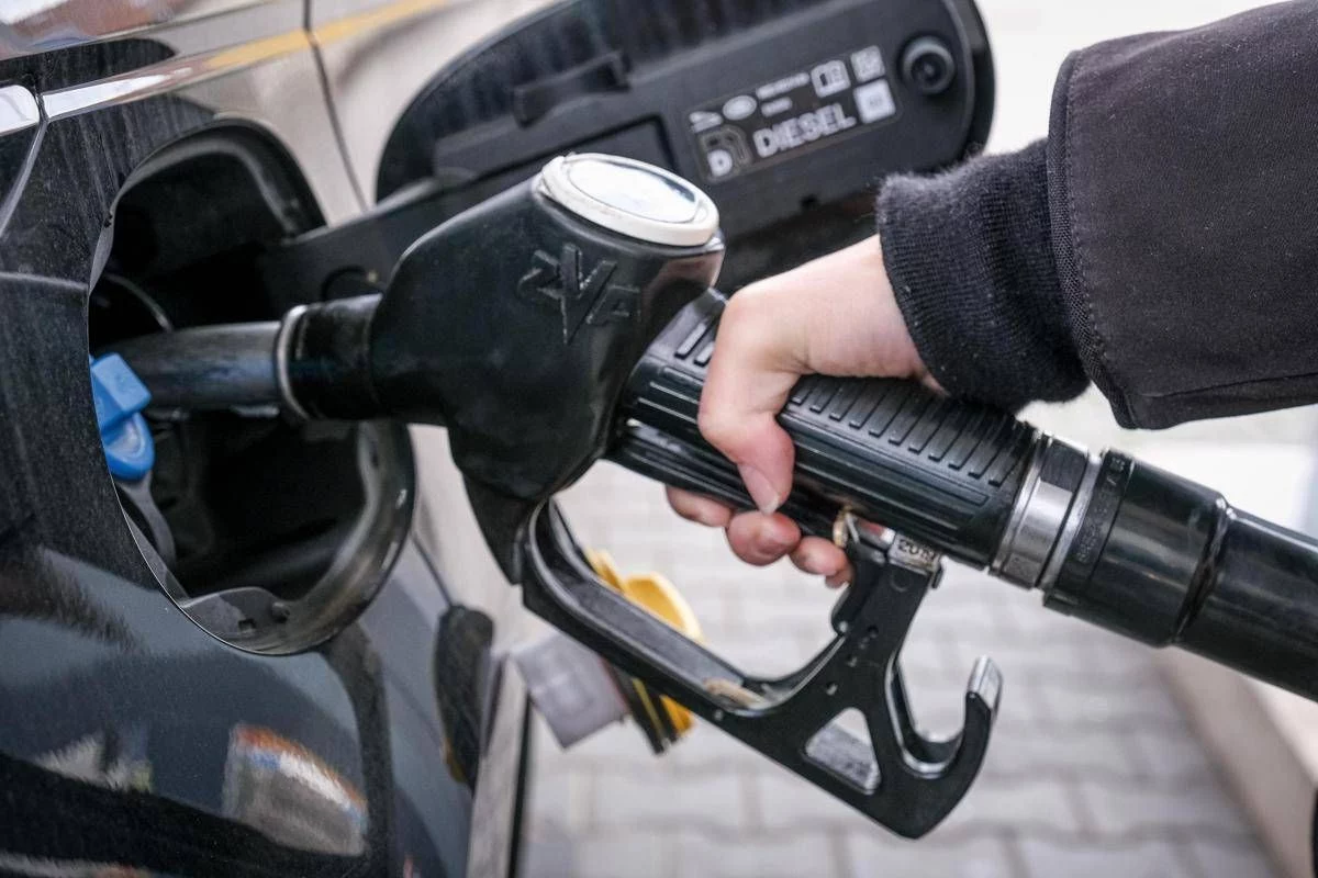 Benzina e diesel, prezzi carburanti crescono anche oggi: mappa dei rincari