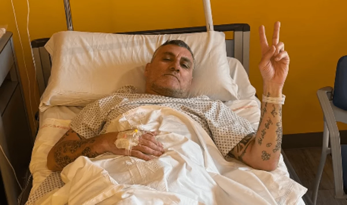 Bobo Vieri in ospedale, come sta dopo l’intervento al ginocchio
