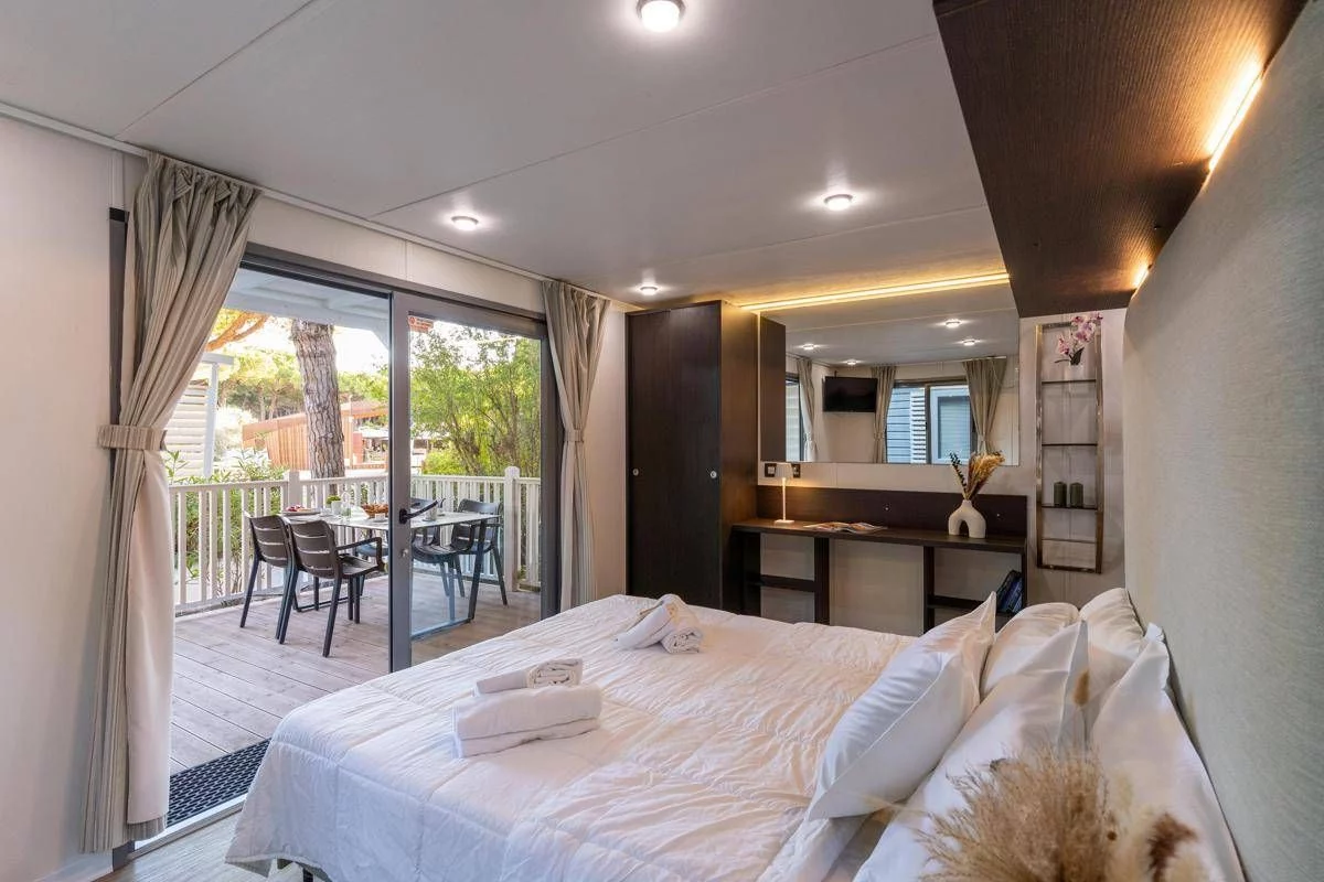 Club del Sole, con Swiss life asset managers france 1° sale & operating lease back in Open Air italiano