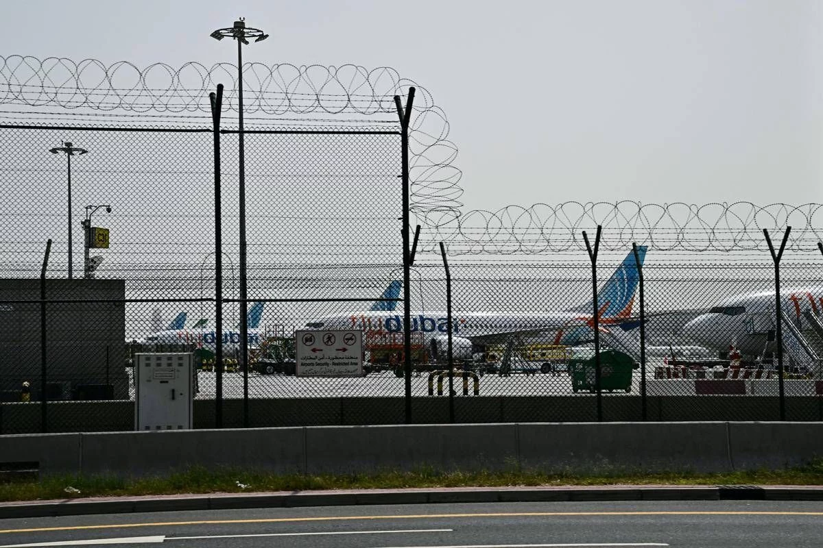 Dubai, aeroporto riapre dopo stop per droni Iran: primi voli stasera