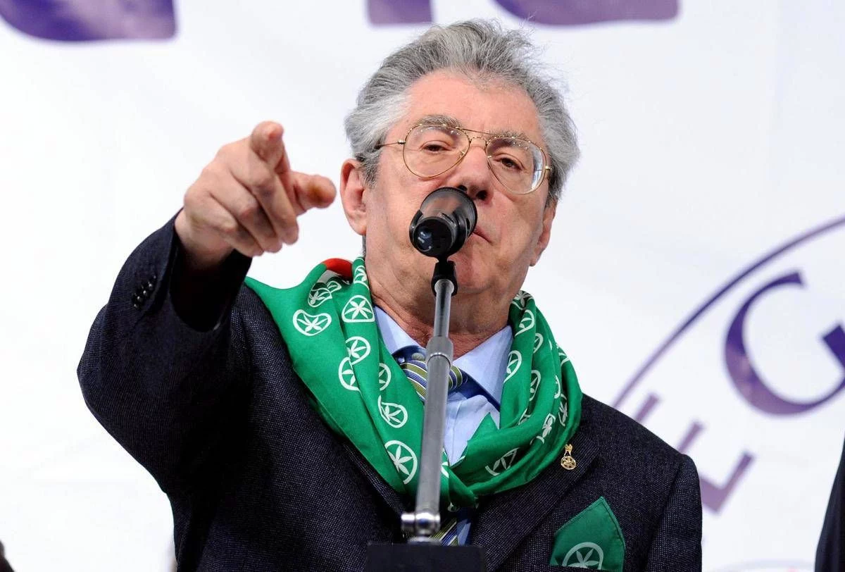 E’ morto Umberto Bossi, addio al fondatore della Lega: aveva 84 anni