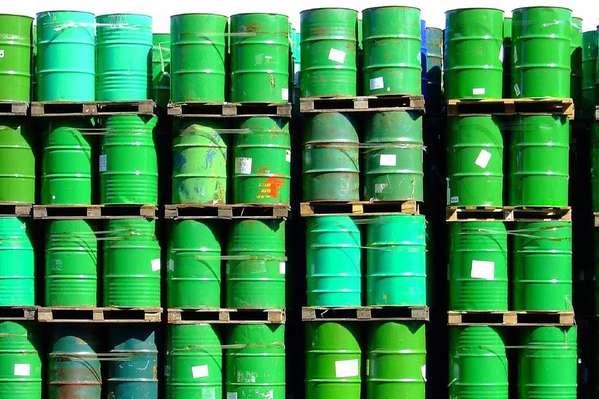 Iran, crisi petrolio e boom prezzi: sbloccate riserve per 400 milioni di barili