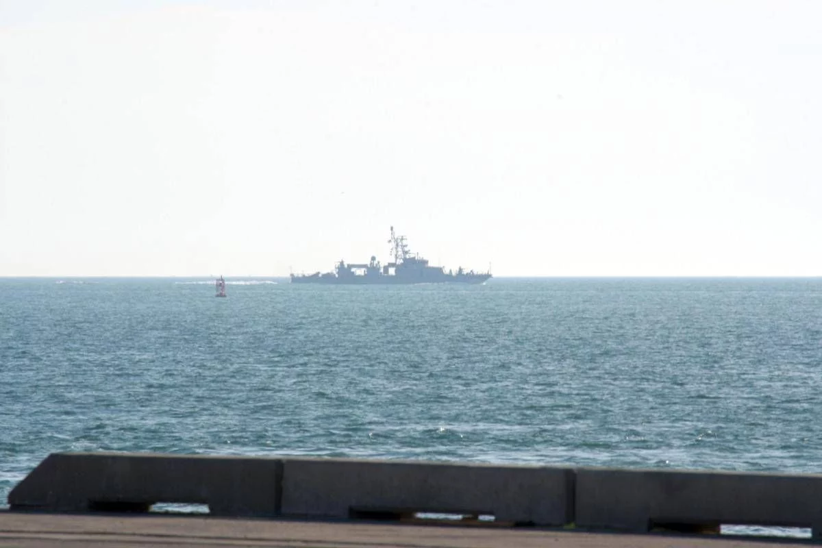 Iran, nave cinese attravera Hormuz e sfida il blocco di Trump. Oggi primi colloqui Israele-Libano – Diretta