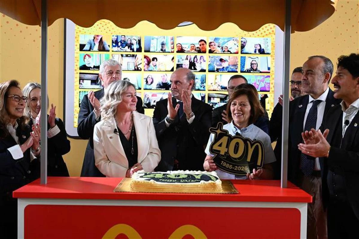 McDonald’s Italia compie 40 anni, il primo ristorante a Roma in Piazza di Spagna