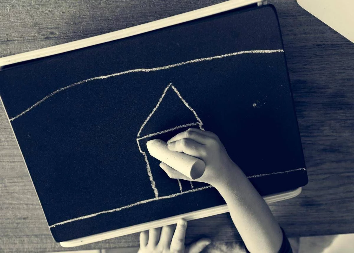 Pedopornografia, tutela minori e informazione: ecco perché non fare i nomi degli arrestati, cosa dice il codice deontologico