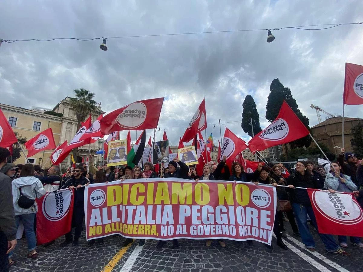 Referendum, a Roma corteo per il ‘no’: “Contro il governo e la guerra”