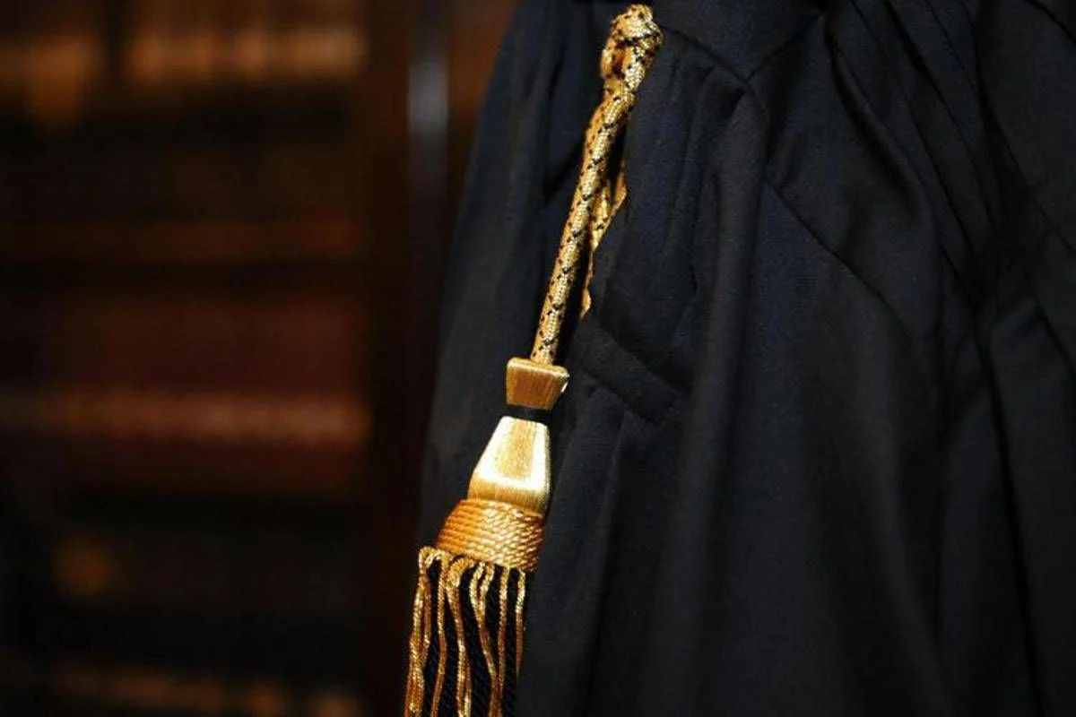 Uccise il padre a coltellate per legittima difesa, 20enne assolta in appello