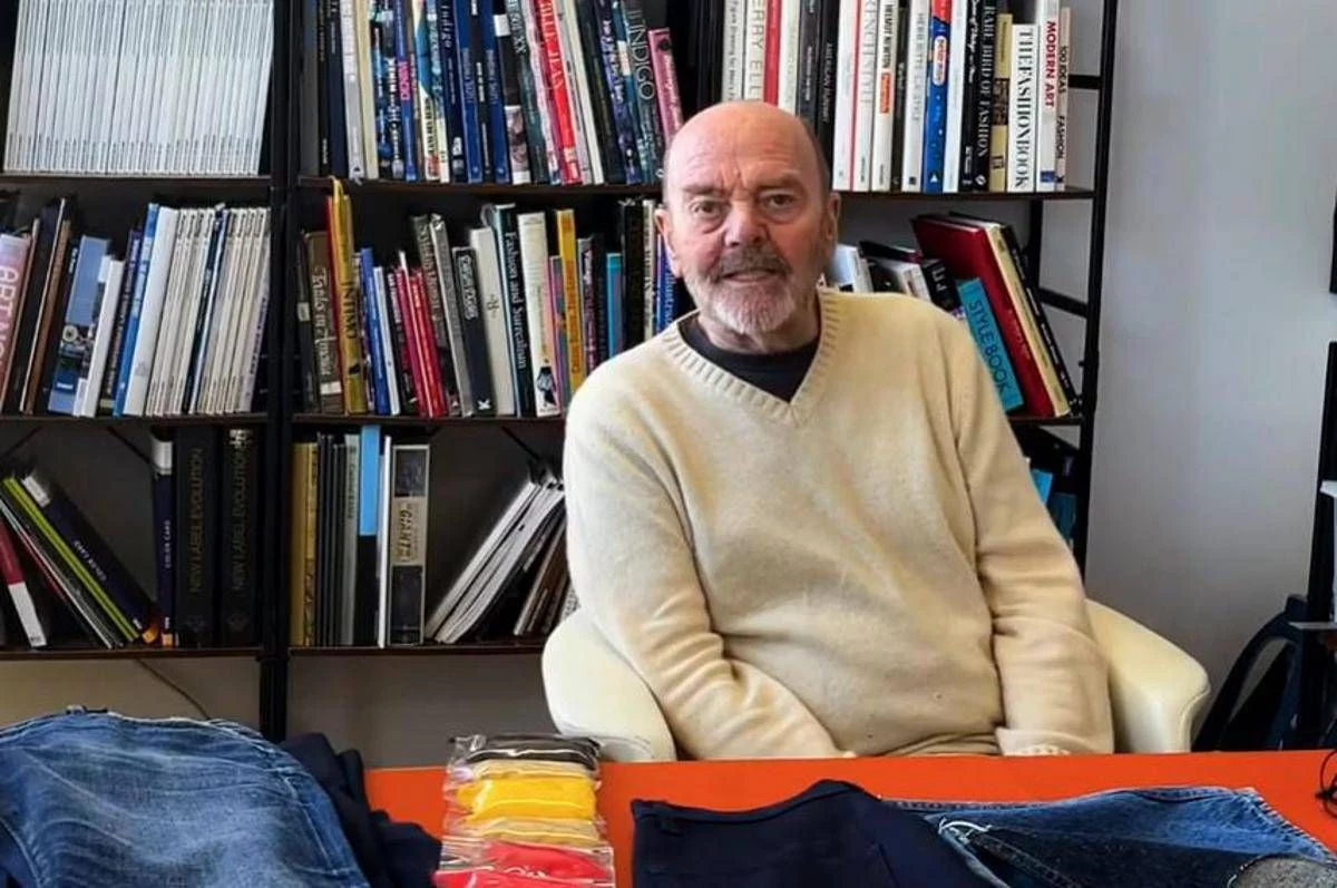 Addio ad Adriano Goldschmied, il ‘padrino del denim’ che rivoluzionò i jeans aveva 82 anni