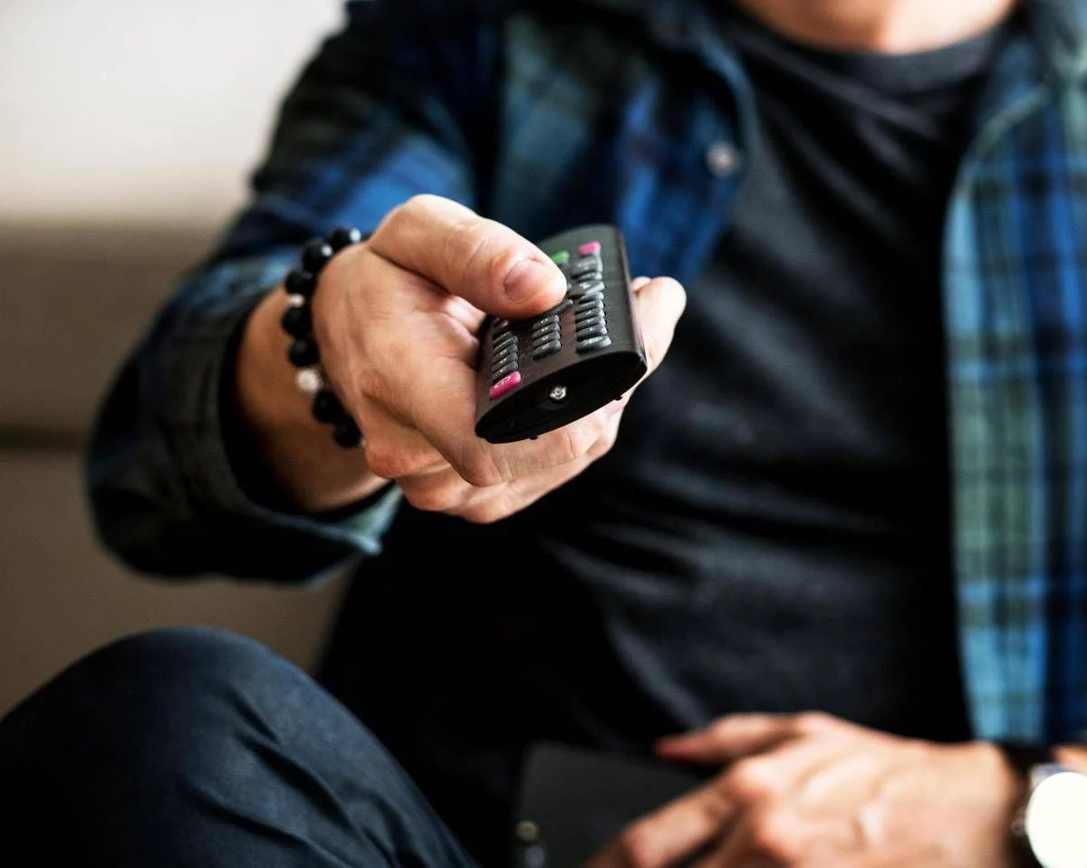 Ascolti tv, vince la replica di ‘Montalbano’: Floris oltre 11% e ‘Belve’ 8,8%