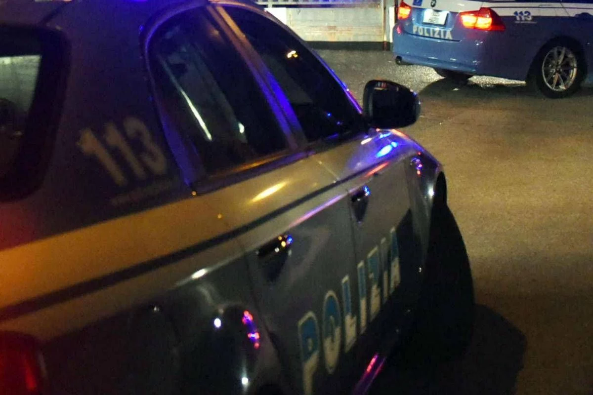 Cosenza, violento scontro tra due auto in galleria: due morti e un ferito