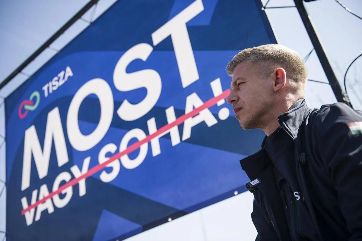 Elezioni in Ungheria, chi è Magyar: l’ex insider che può battere Orban