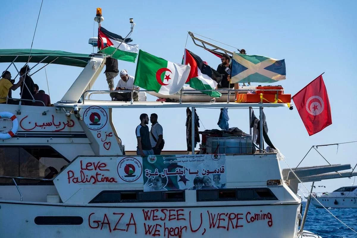 Flotilla per Gaza: “Intercettati da motoscafi israeliani”. Farnesina chiede informazioni a Tel Aviv