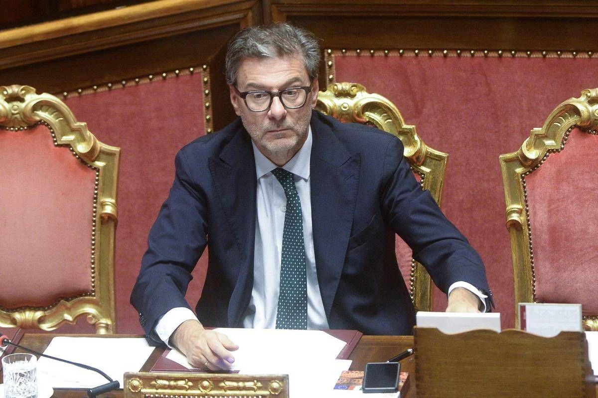 Giorgetti: “In 20 anni over 50 raddoppiati, maggior anzianità non è gap in termini produttività”