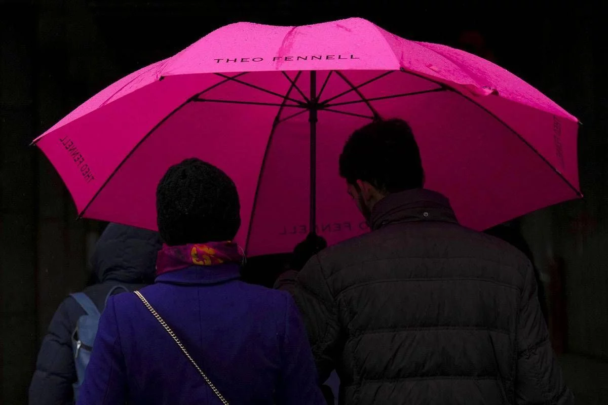 Giù le temperature, dopo il caldo arriva la pioggia: le previsioni meteo