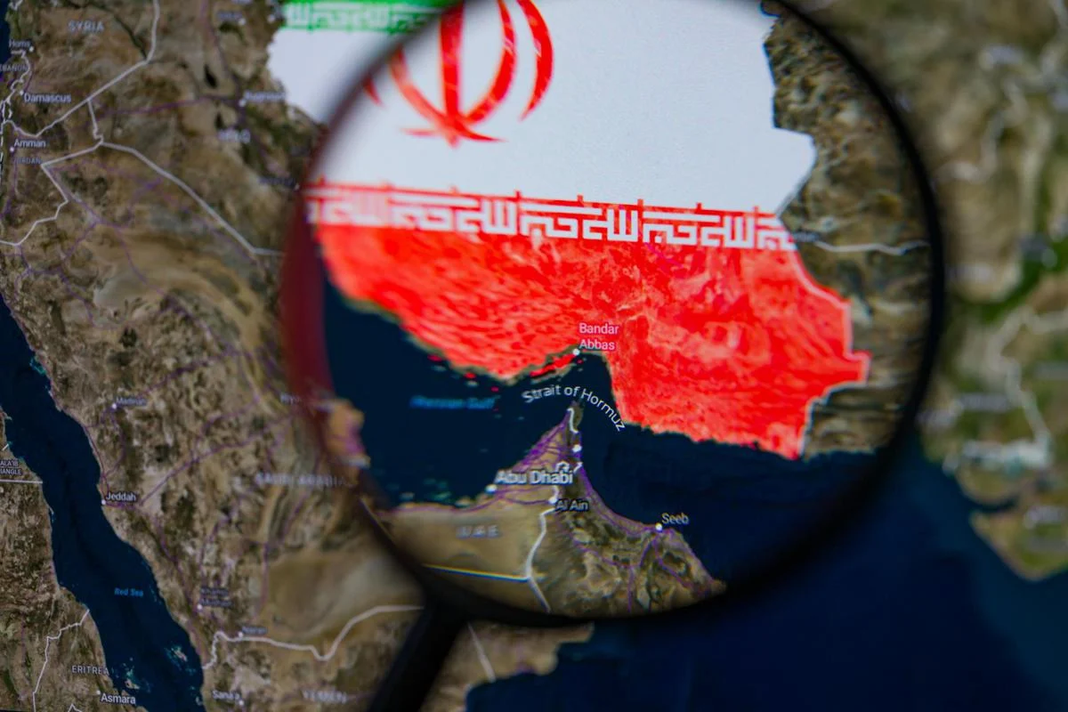 Iran-Usa, Hormuz al centro dei colloqui in Qatar. Intesa sui fondi congelati di Teheran