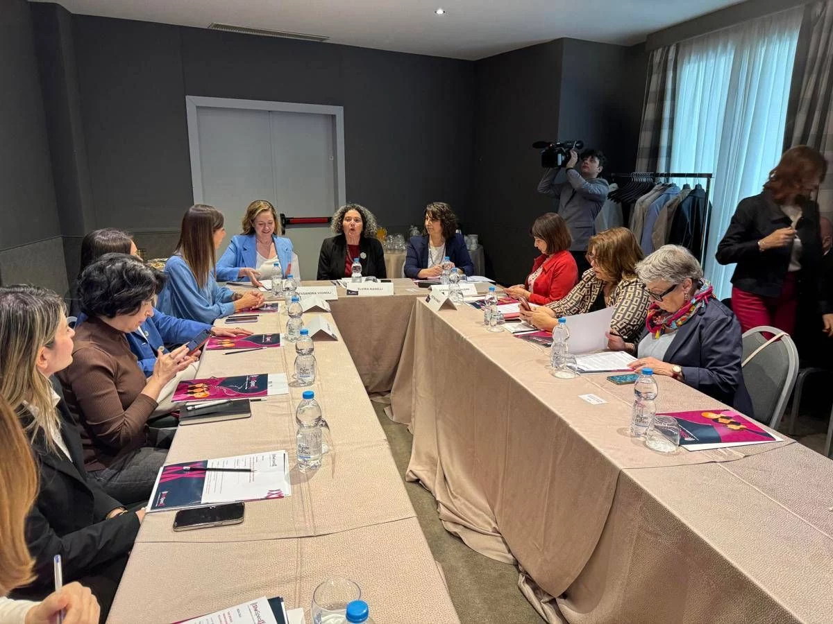 Malattie rare, al via campagna ‘She SpeaXX’ per dare voce alle donne con malattia di Fabry