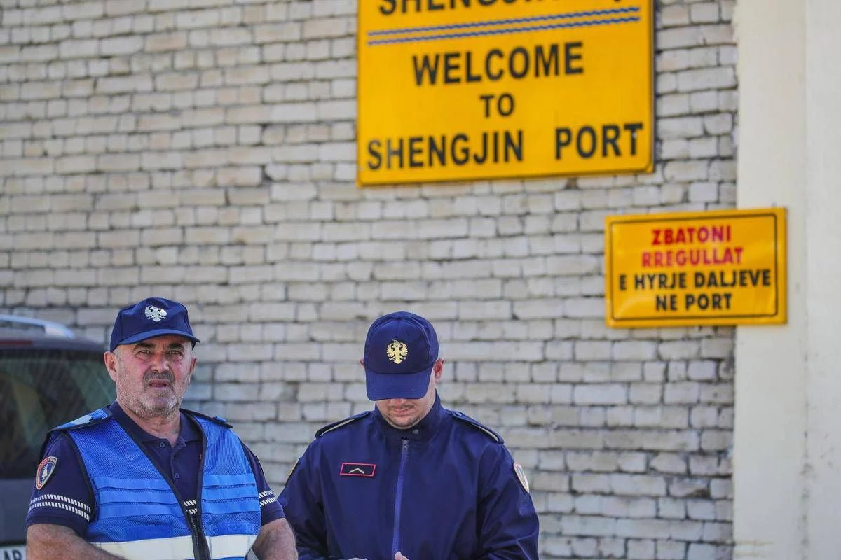Migranti, ministro Esteri Albania: “Accordo con Italia non verrà rinnovato”