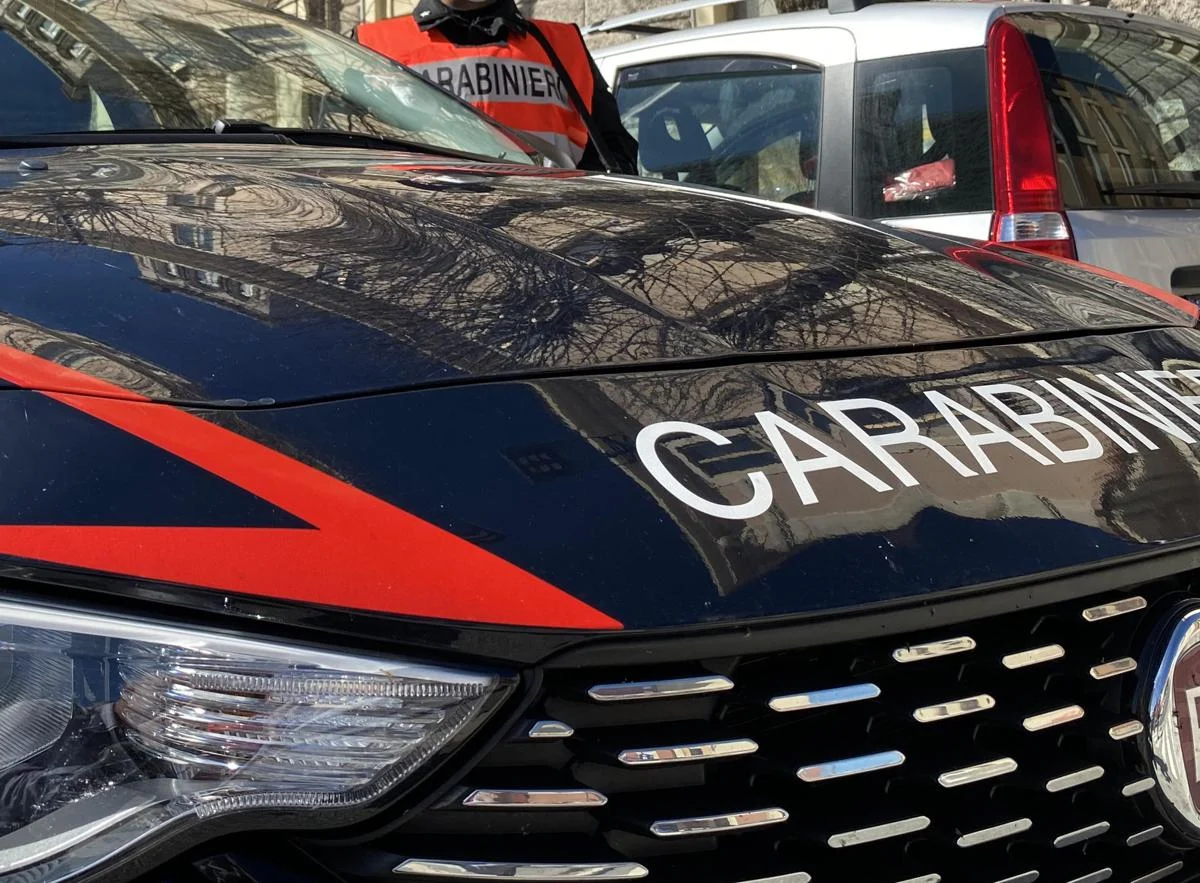 Milano, trovata con 10 chili di cocaina in auto: arrestata pusher 74enne