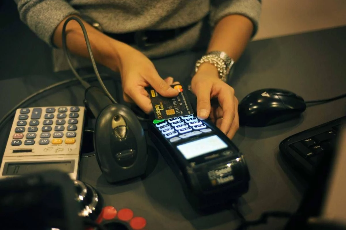 Registratori di cassa e Pos, ancora pochi giorni per fare l’abbinamento online
