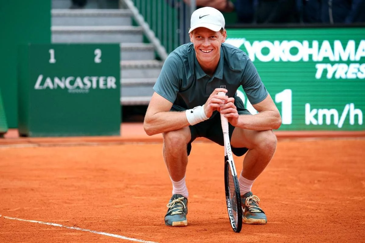 Sinner re a Montecarlo, batte Alcaraz in due set e torna numero 1 del mondo