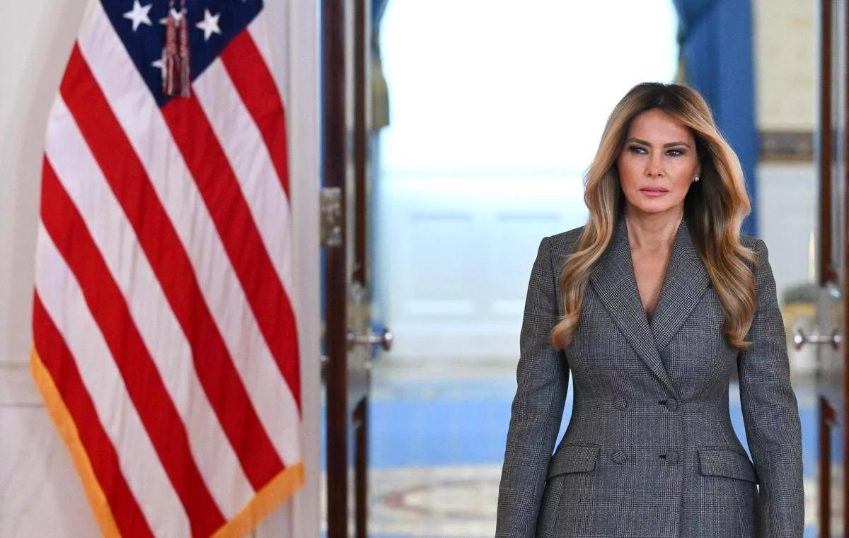 Vittime Epstein contro Melania: “Protegge i potenti e scarica su di noi”