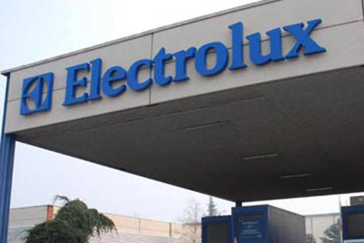 Electrolux, annuncia 1.700 esuberi in Italia e chiude lo stabilimento di Cerreto d’Esi