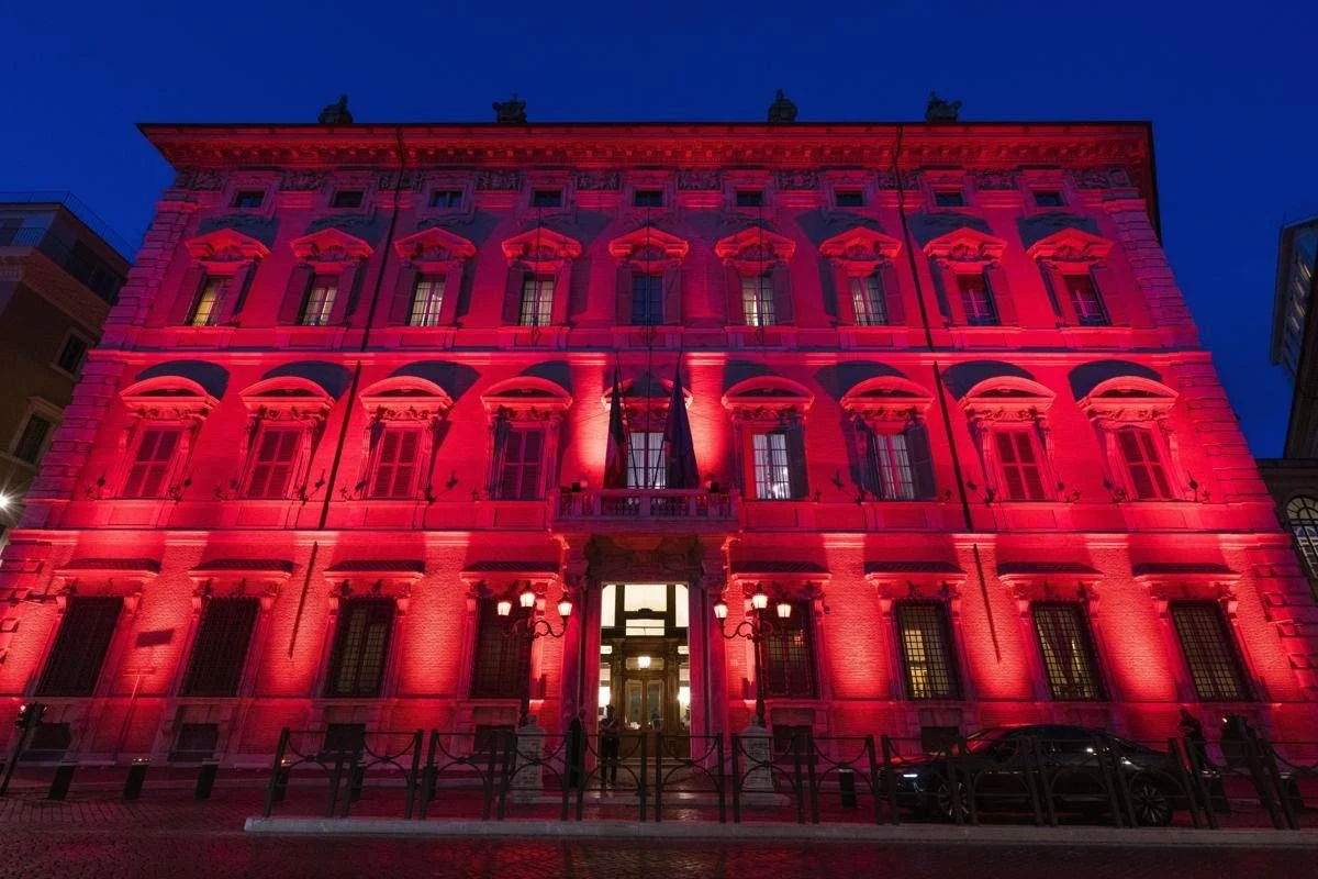 Giornata mondiale sclerosi multipla, l’Italia si illumina di rosso