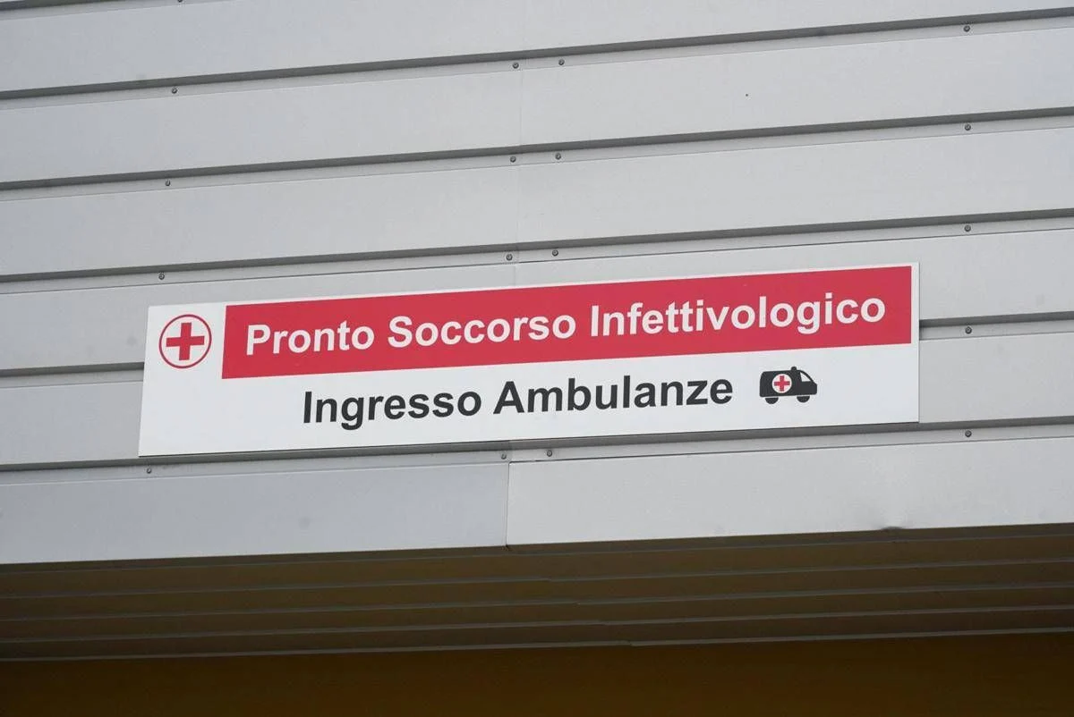 Hantavirus, l’alert Uk e i sanitari nel B&B: così è stato trovato il turista inglese a Milano