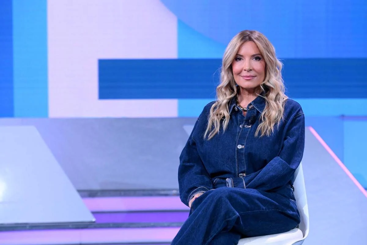 Isola dei Famosi rivoluzionata: ‘addio’ allo studio e Lucarelli in pole per la conduzione