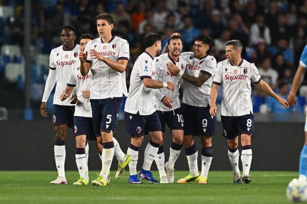 Napoli-Bologna 0-2, Orsolini raddoppia su rigore (con Var) e gli azzurri protestano: cos’è successo