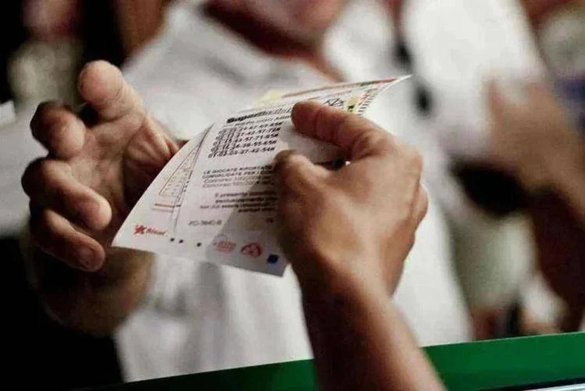 Superenalotto, numeri combinazione vincente oggi 28 maggio