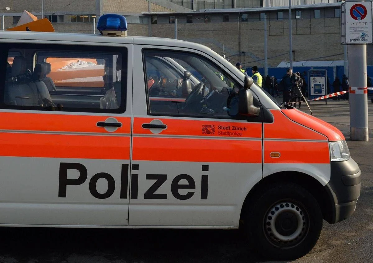 Svizzera, accoltella tre persone gridando ‘Allah Akbar’: arrestato