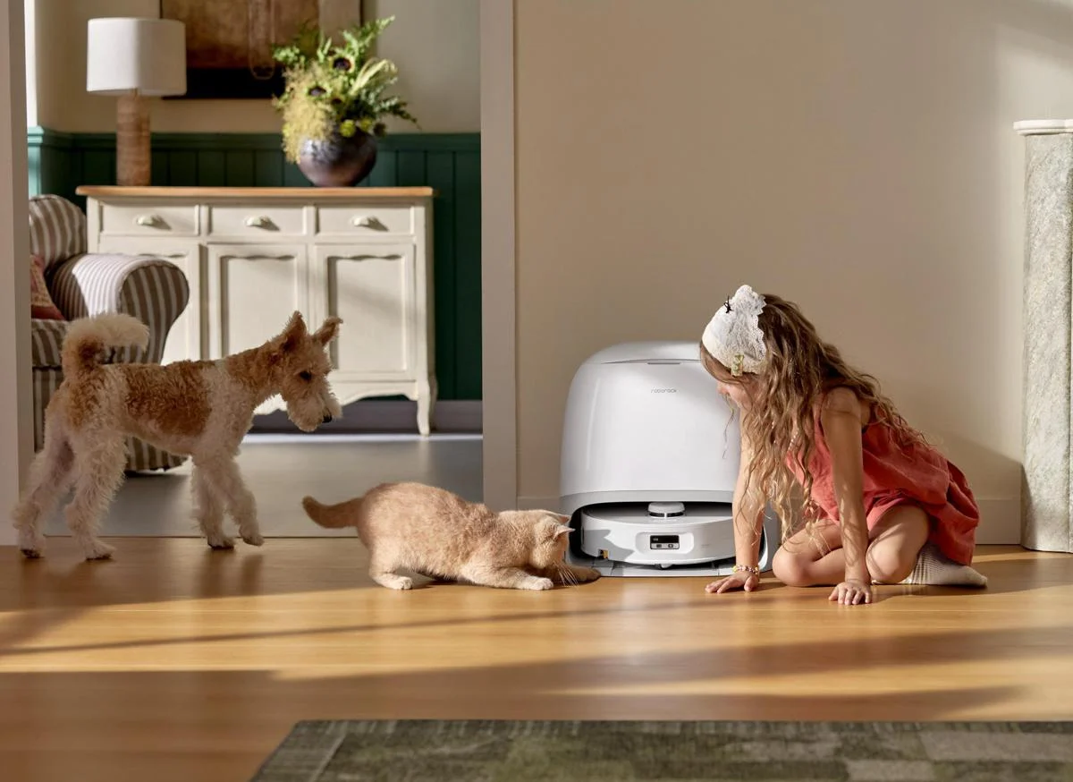 Animali, sondaggio Roborock rivela come cambia l’igiene domestica per i pet parent italiani