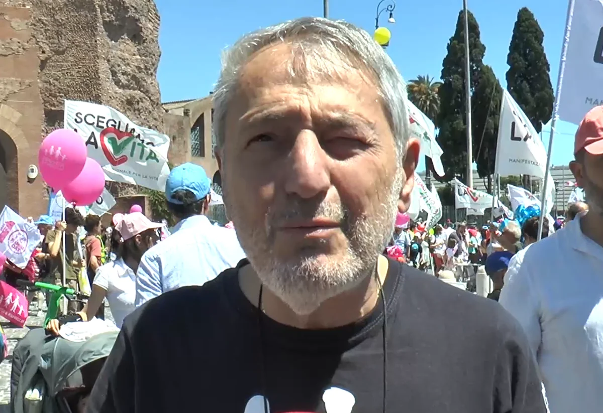 Brandi: “Un figlio non toglie il futuro, un figlio è il futuro”