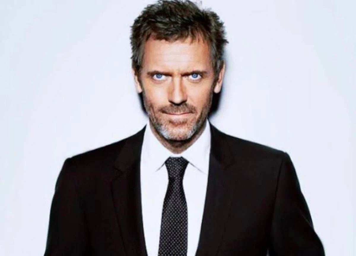 Dottor House, giornalista critica e Hugh Laurie si infuria
