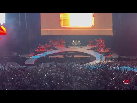 Eros Ramazzotti scalda la sua città, in 42mila allo stadio Olimpico – Video