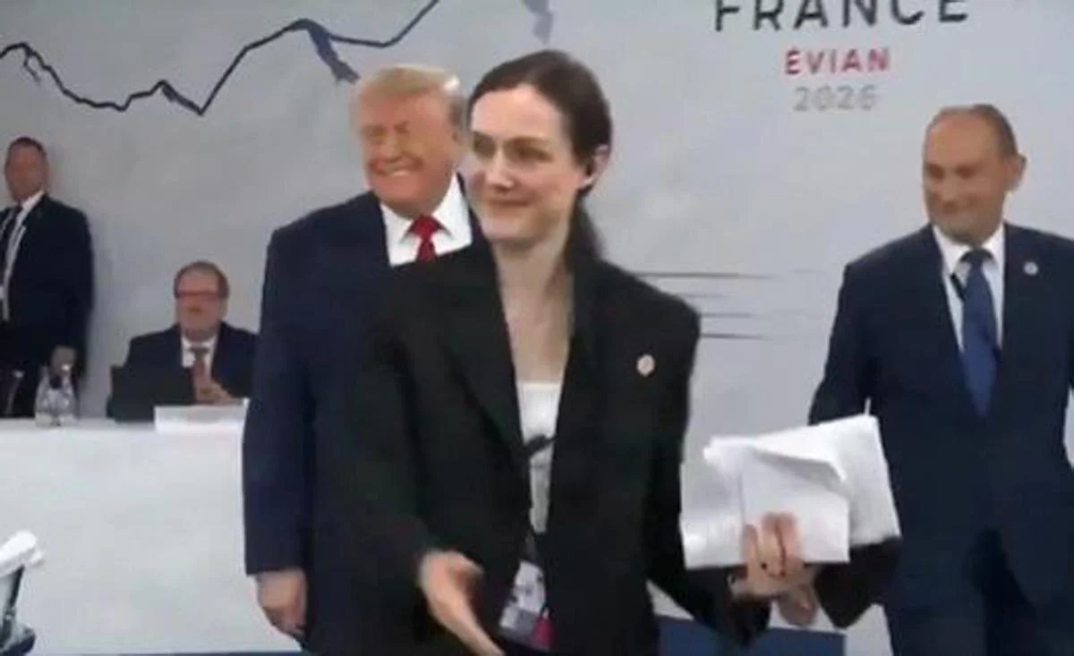 G7, Trump arriva per ultimo alla riunione dei leader: “Sono il boss”