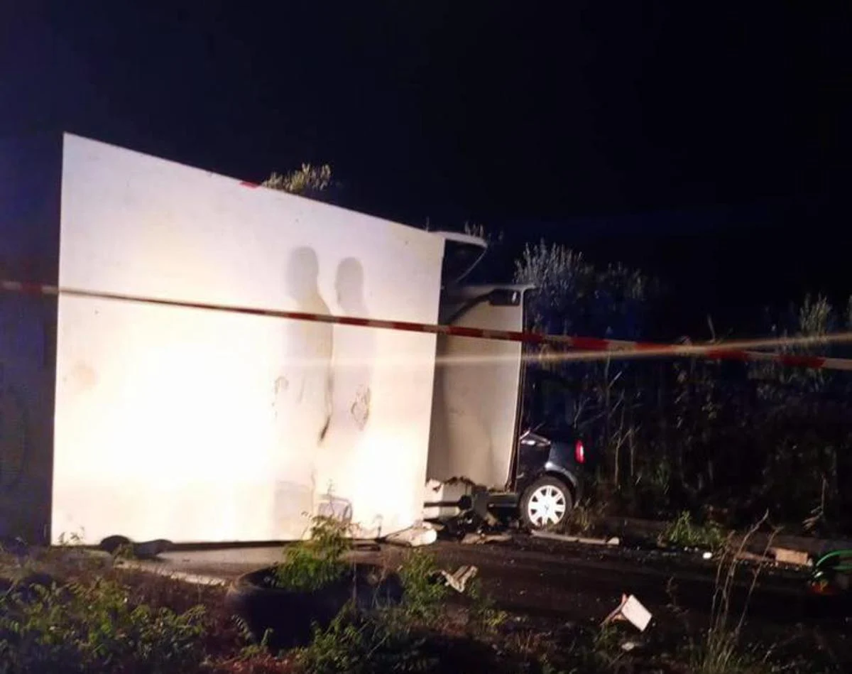 Incidente nel Cosentino, scontro auto-camion: morto un giovane di 27 anni, due feriti gravi