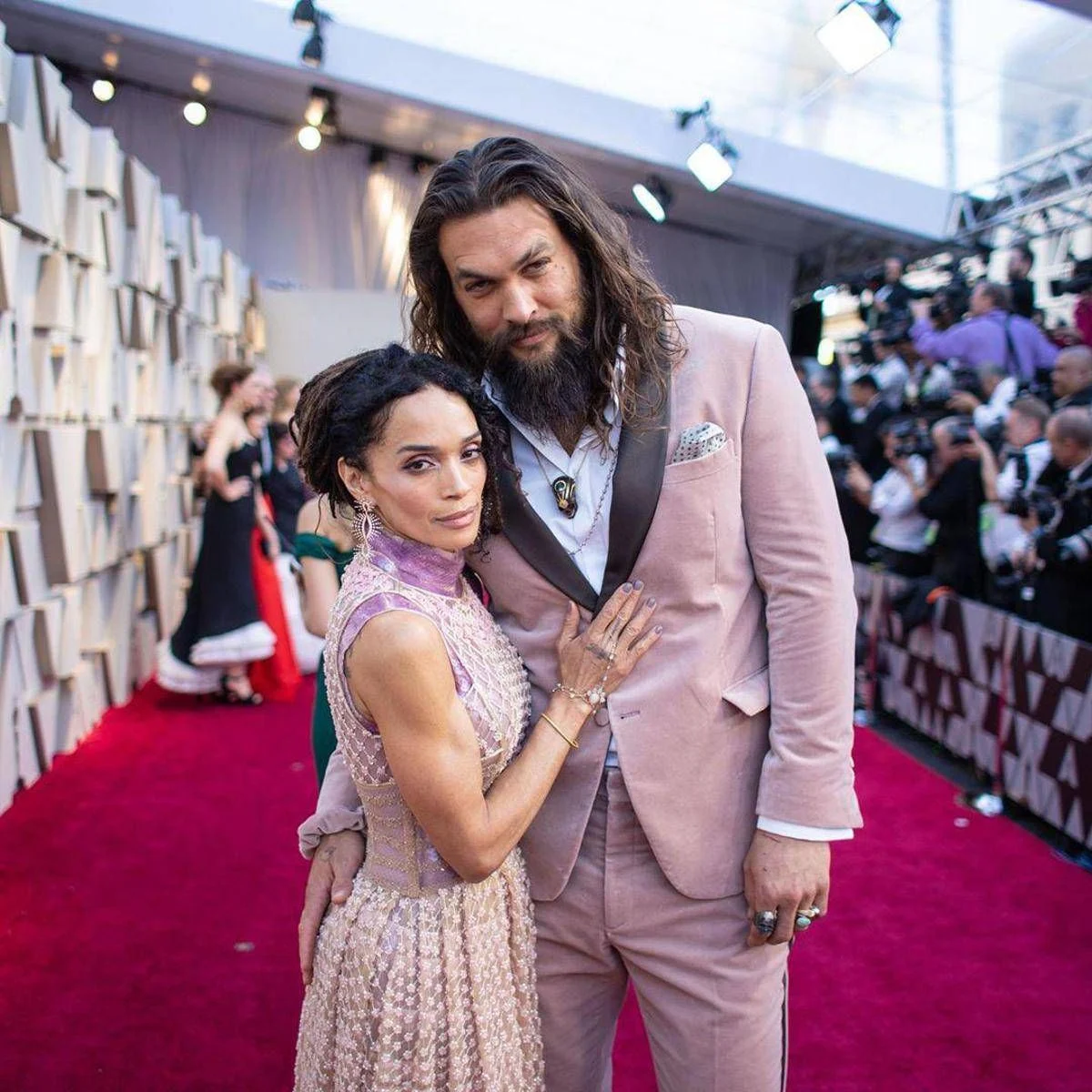 Jason Momoa e Lisa Bonet di nuovo insieme, l’occasione che li riunisce come famiglia
