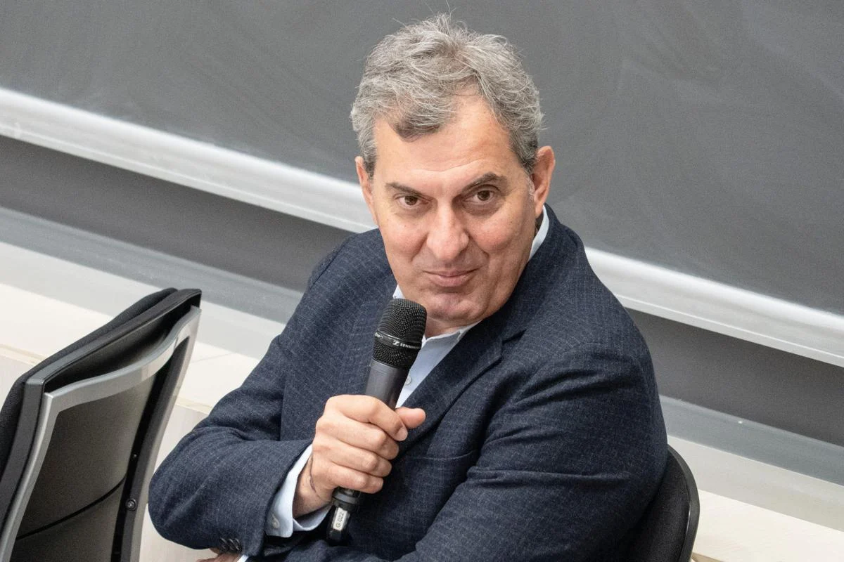 Maturità 2026, Calabresi: “Che emozione, libro nato da dialogo con maturandi”