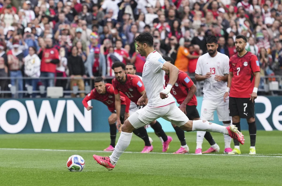 Mondiali, dramma Iran: rigore sbagliato, gol annullato e traversa nel recupero
