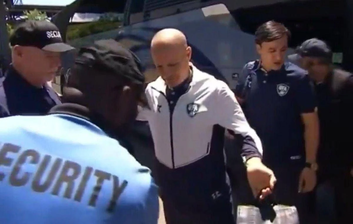 Mondiali, perquisizioni choc della polizia a Senegal e Uzbekistan: cos’è successo a New York